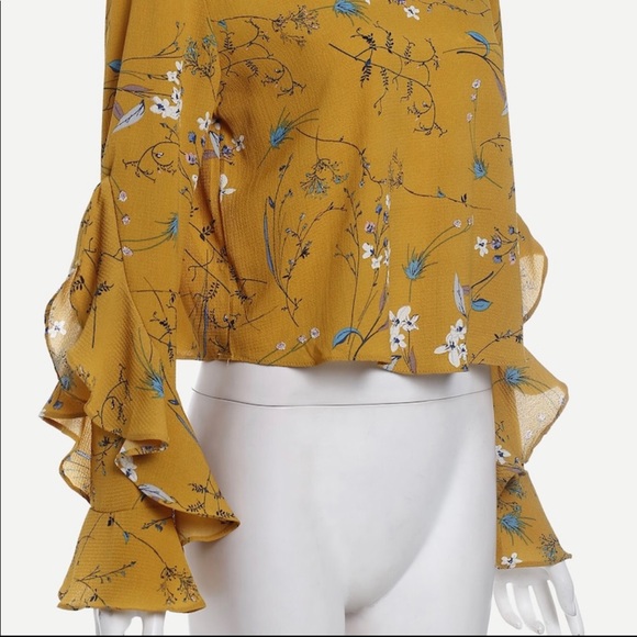 🆕Gold floral ruffle sleeve crop box blouse - Picture 5 of 8